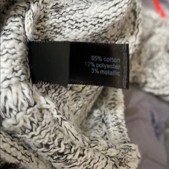 The Limited | Cold Shoulder Sweater Size SP - Picture 11 of 11